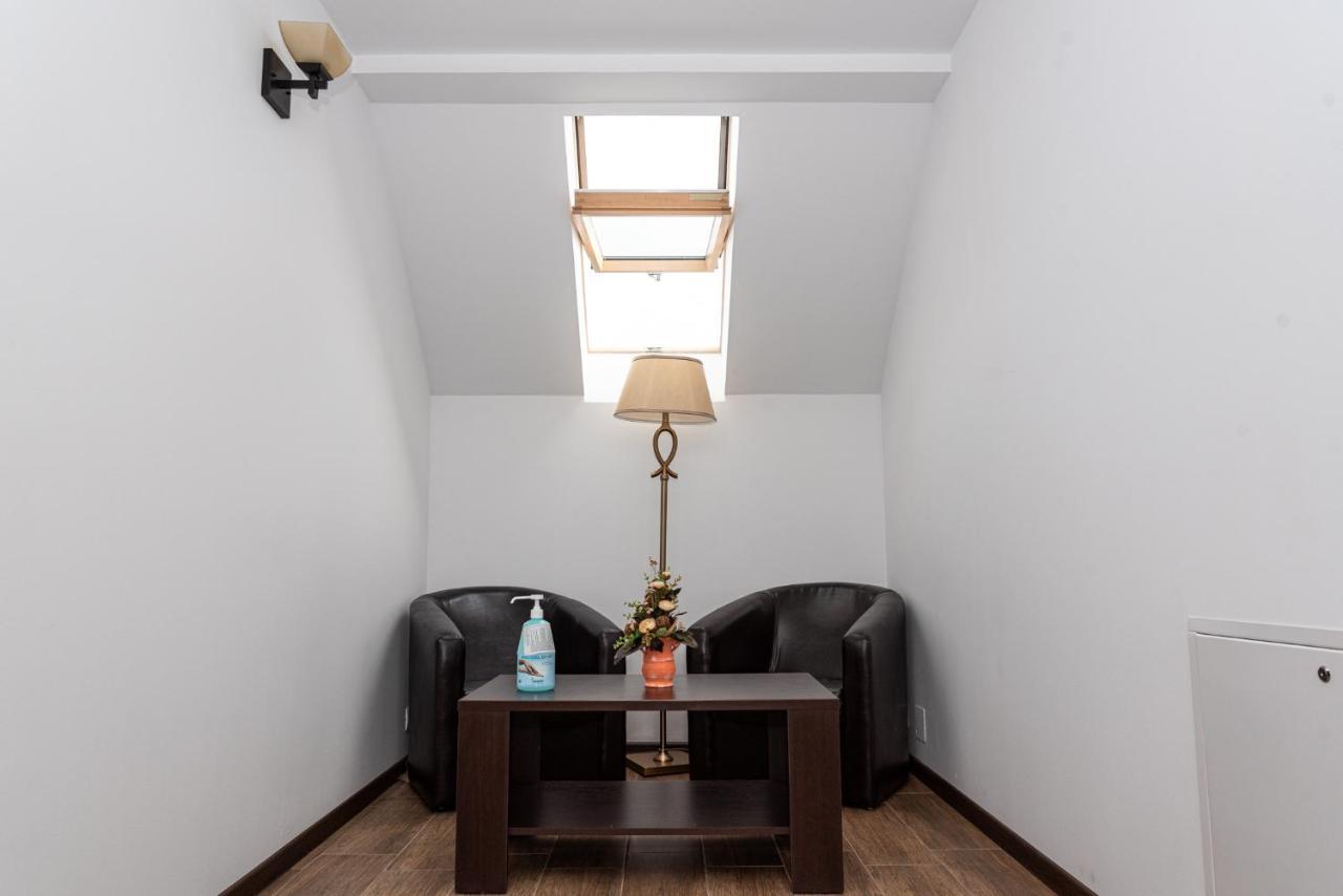 K'Raman Hotel Ramnicu Valcea Luaran gambar