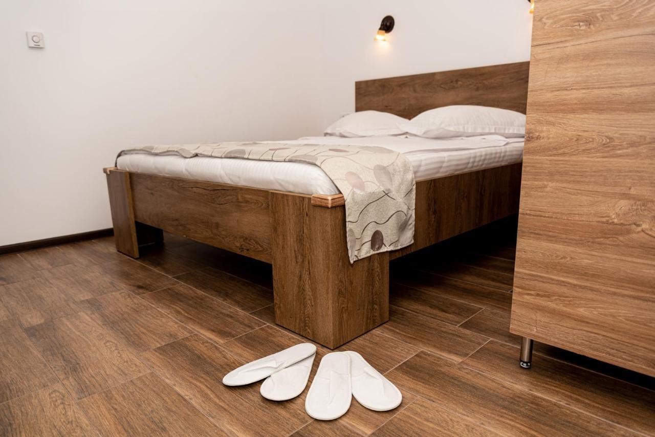 K'Raman Hotel Ramnicu Valcea Luaran gambar